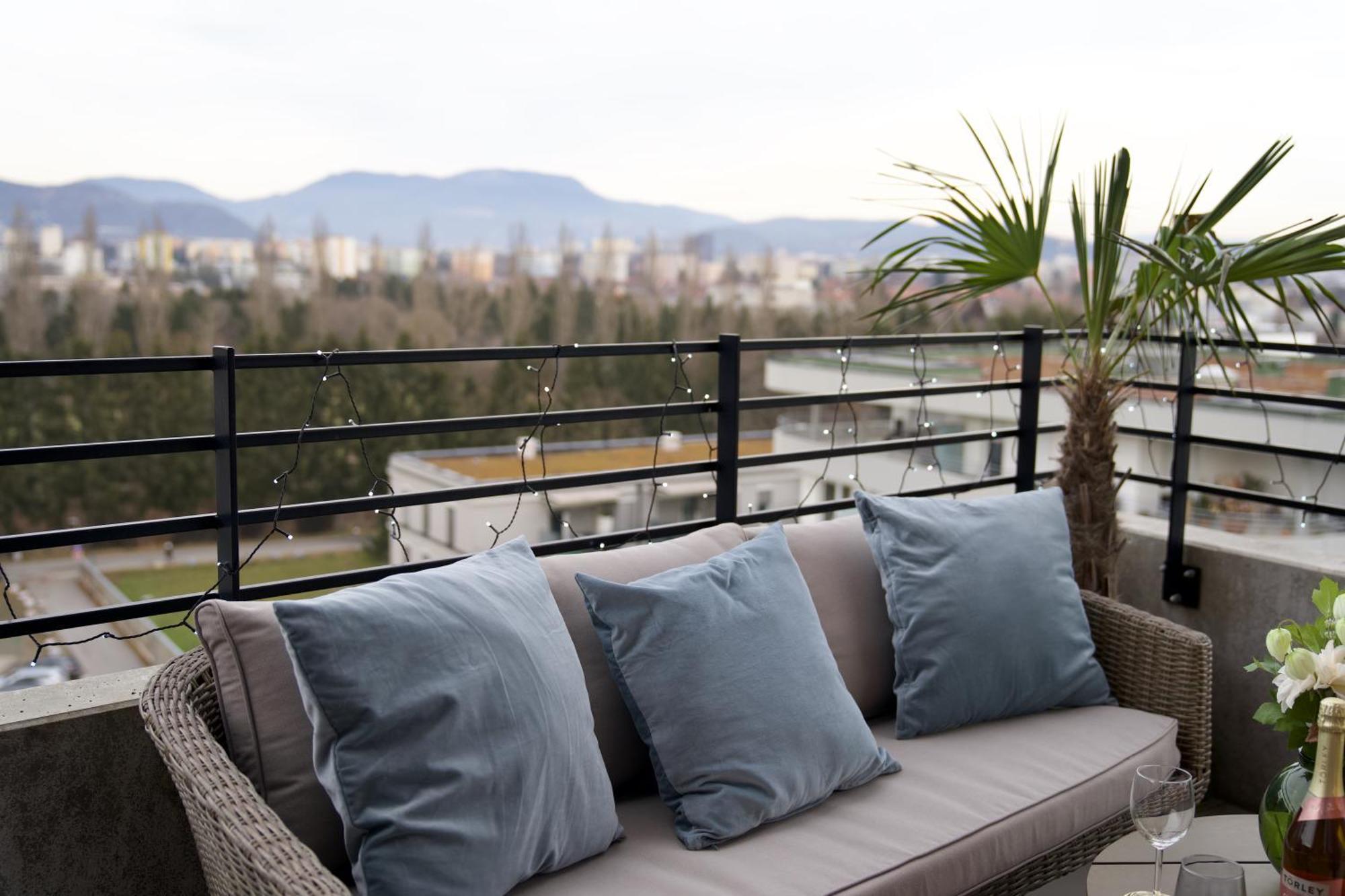 Edler Wohnraum Panoramablick 3 Sz Boxspringbetten, E-Ladestation, Kaffeevollautomat, Klima, Lift, Terrasse & 2Xtg غراتس المظهر الخارجي الصورة