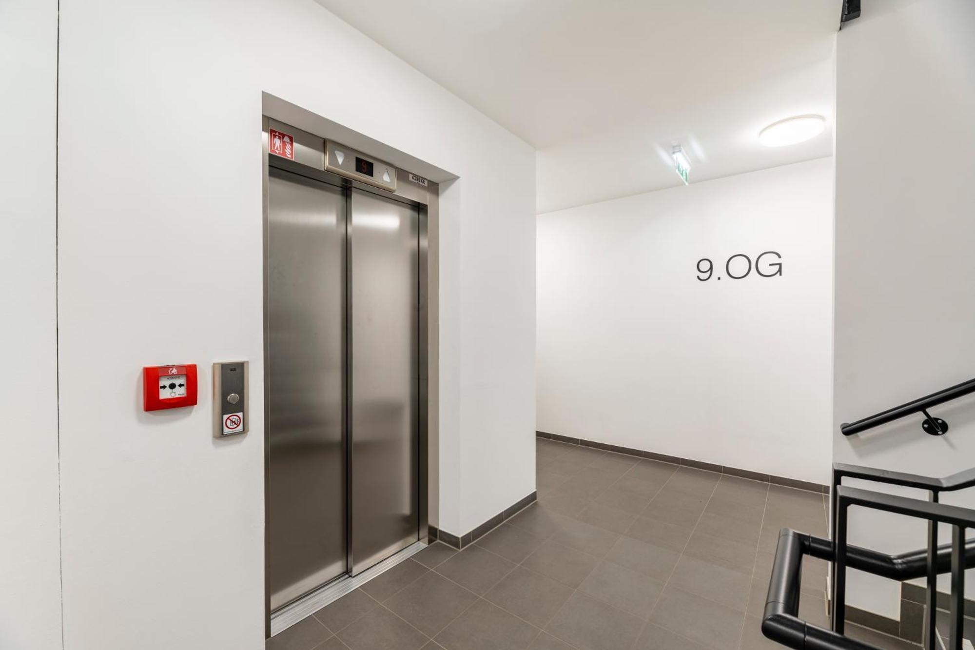 Edler Wohnraum Panoramablick 3 Sz Boxspringbetten, E-Ladestation, Kaffeevollautomat, Klima, Lift, Terrasse & 2Xtg غراتس المظهر الخارجي الصورة