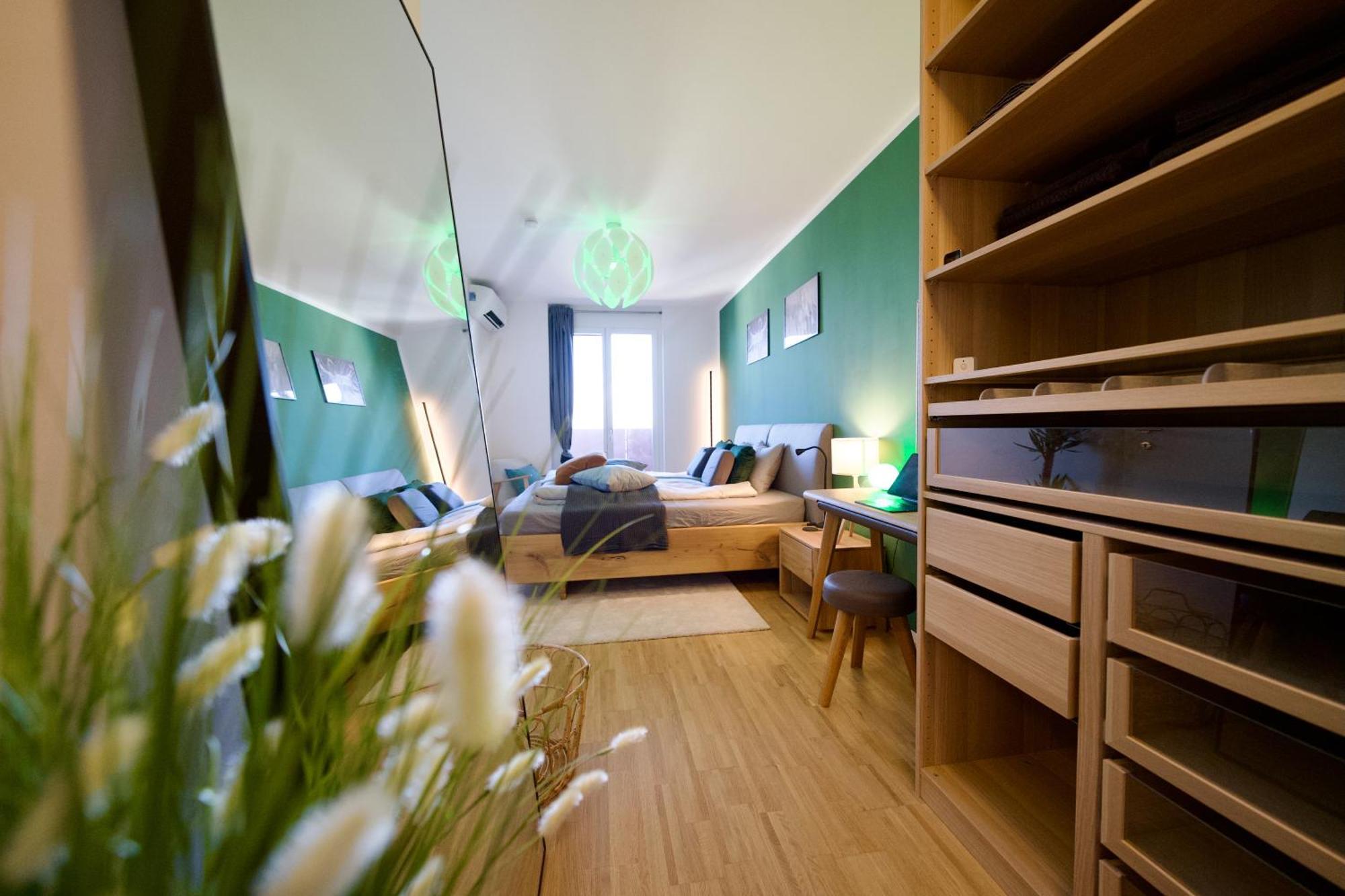 Edler Wohnraum Panoramablick 3 Sz Boxspringbetten, E-Ladestation, Kaffeevollautomat, Klima, Lift, Terrasse & 2Xtg غراتس المظهر الخارجي الصورة