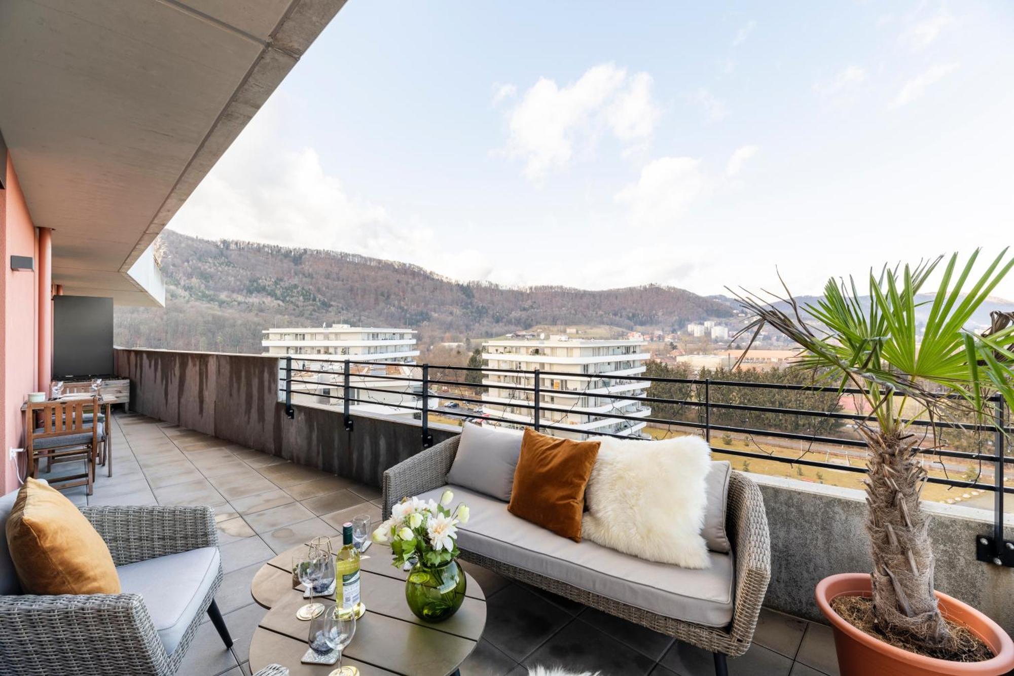 Edler Wohnraum Panoramablick 3 Sz Boxspringbetten, E-Ladestation, Kaffeevollautomat, Klima, Lift, Terrasse & 2Xtg غراتس المظهر الخارجي الصورة